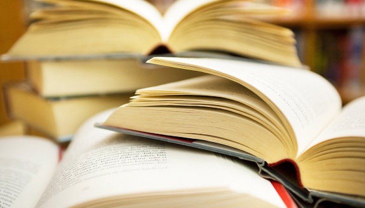 Това е новата книга на писателя Илия Троянов - "Власт и съпротива" Това е новата книга на писателя Илия Троянов - "Власт и съпротива"