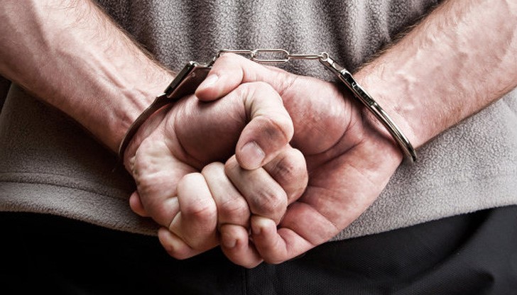 На определено място в заведението били оставяни дозите с наркотици, а клиентите се самообслужвали На определено място в заведението били оставяни дозите с наркотици, а клиентите се самообслужвали