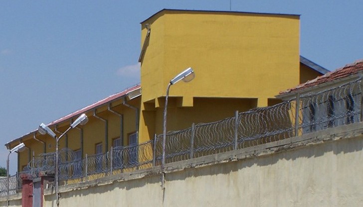 В багажа на 72-годишна пенсионерка от Сливен били открити 1,087 гр. амфетамин В багажа на 72-годишна пенсионерка от Сливен били открити 1,087 гр. амфетамин