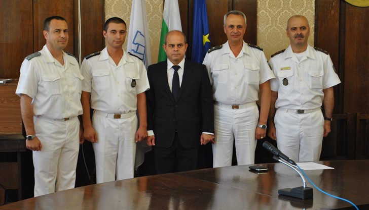 Кметът Пламен Стоилов награди днес трима военнослужещи