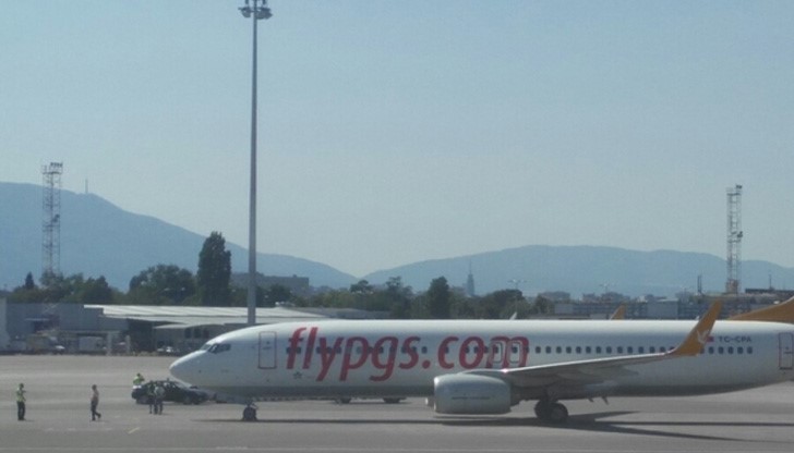 Не са ясни причините за извънредното кацане