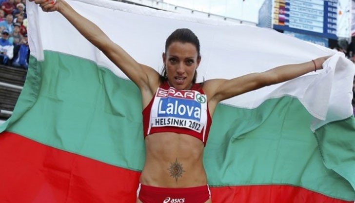 Българката Ивет Лалова се класира за финала в бягането на 200 метра на световното първенство по лека атлетика в Пекин.