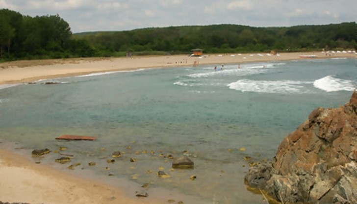 Плажът в курорта Лозенец ще остане затворен до края на сезона