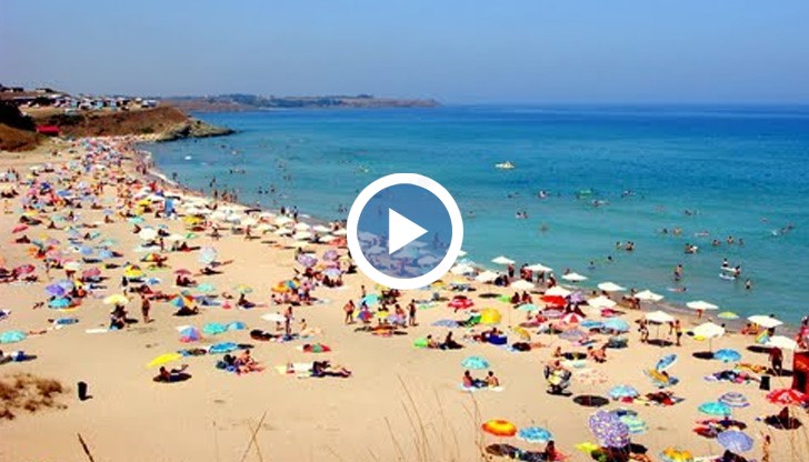 Ангелакова: Желанието на министерството на туризма е да не се плаща за чадър и шезлонг на плажовете