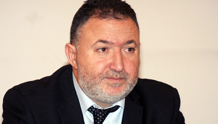 Емил Кабаиванов обясни, че е подложен на репресия, като целта е да бъде отстранен от поста си Емил Кабаиванов обясни, че е подложен на репресия, като целта е да бъде отстранен от поста си