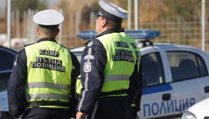 Сега човек, като види кварталния полицай, бяга от него, защото си мисли, че ще му връчат някоя глоба Сега човек, като види кварталния полицай, бяга от него, защото си мисли, че ще му връчат някоя глоба