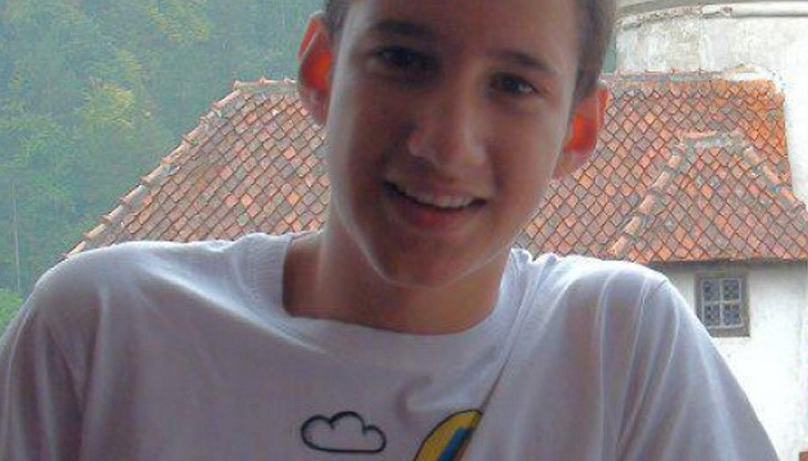 През лятото момчето е решило да изкара някой лев През лятото момчето е решило да изкара някой лев