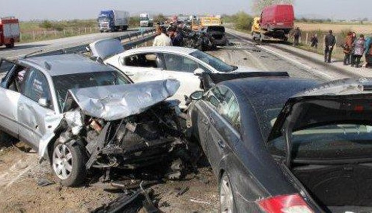 Мъж загина в свирепа катастрофа Мъж загина в свирепа катастрофа