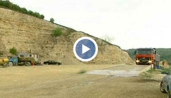 Подписка срещу претоварените с камъни камиони в Копривец