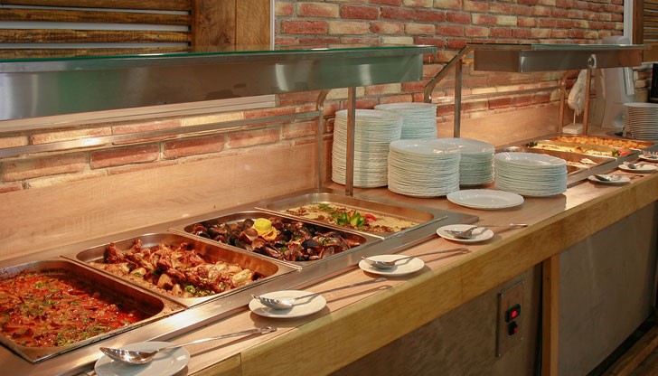 Освен това следобедните закуски били символични, а в заведението на плажа се събирала такава тълпа, че не можеш да си вземеш дори сладолед