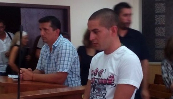 За него се знае, че сравнително отскоро е разследващ полицай