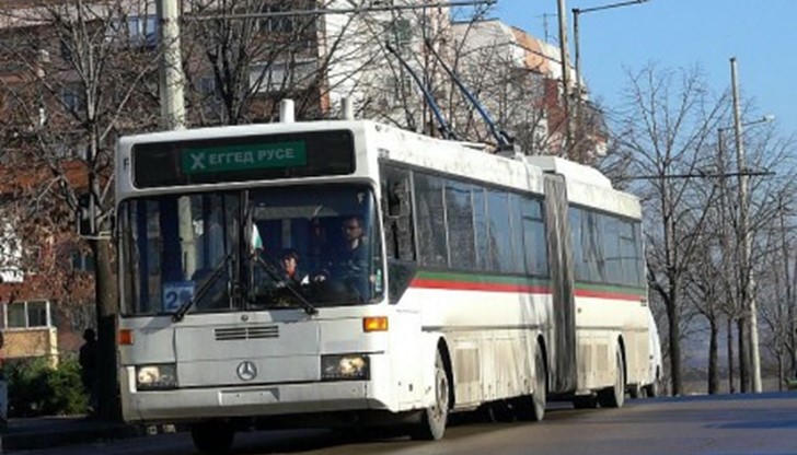 От днес, 20 август, до неделя, 23 август, тролейбусна линия 25 ще се движи до Централна гара