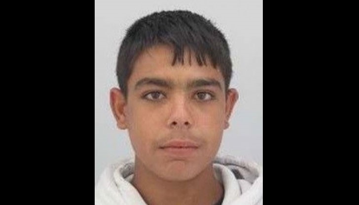 Полицията във Велико Търново издирва 16-годишен беглец от интернат в дряновското село Керека. Полицията във Велико Търново издирва 16-годишен беглец от интернат в дряновското село Керека.