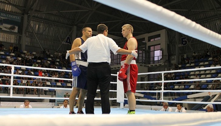 Пулев загуби полуфиналния си мач с руснака Евгени Тишченко в кат. до 91 кг и също остана с бронз