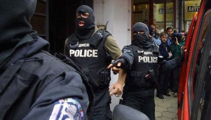 Полицията предполага, че причината двамата да проникнат в България е нещо опасно