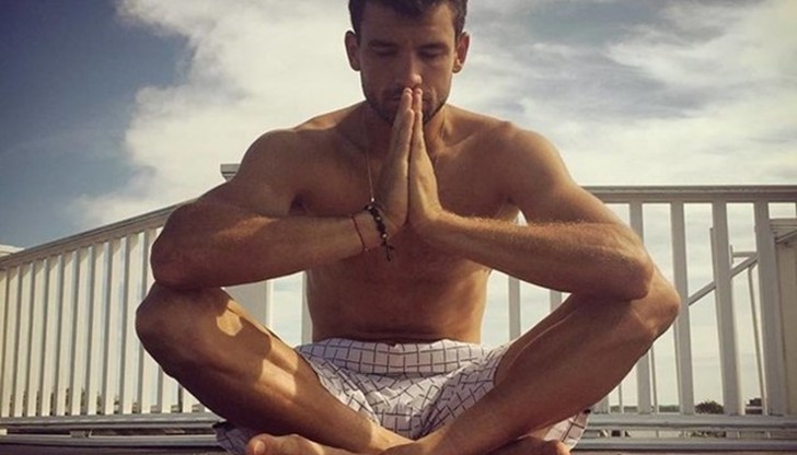 Григор Димитров пусна снимки във Facebook, на които медитира