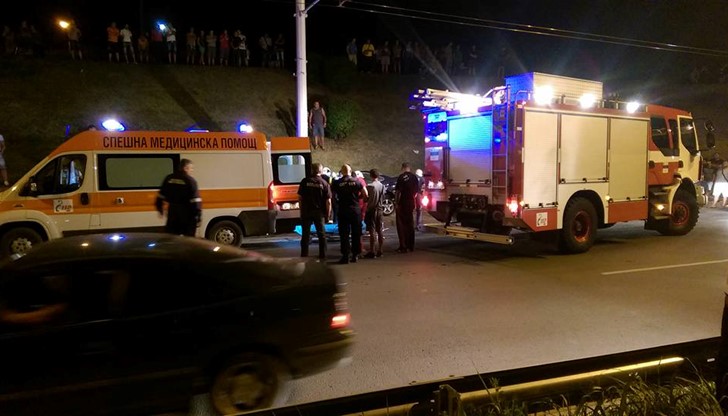 Млад мъж загина след удар на кола в стълб тази нощ в Русе