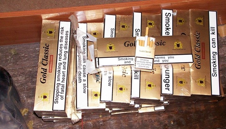 По-голяма част от тютюневите изделия били скрити в кутии с детски дрехи, опаковани като подаръци