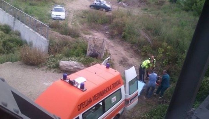 В същото време на метри от катастрофата рибари си ловели риба, без да се впечатляват от трагичната случка В същото време на метри от катастрофата рибари си ловели риба, без да се впечатляват от трагичната случка