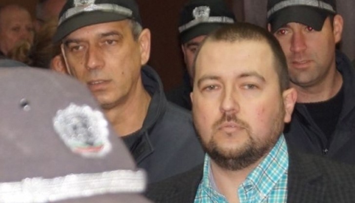 Елдъров беше арестуван в края на януари за съучастничество в серия палежи на автомобили и къщи