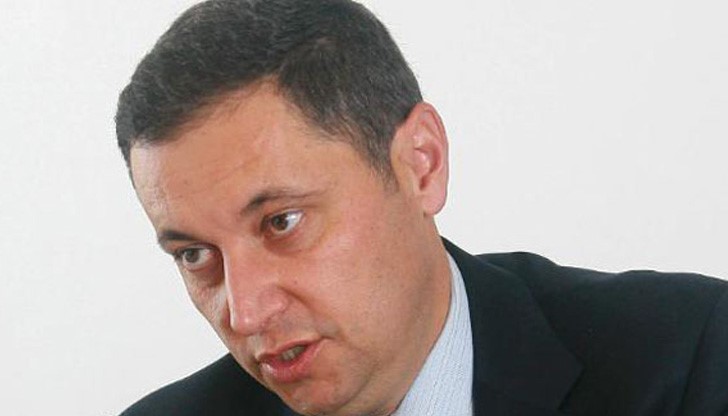 Мафията иска да се самосъхрани и е готова до крайности, коментира още Яне Янев Мафията иска да се самосъхрани и е готова до крайности, коментира още Яне Янев