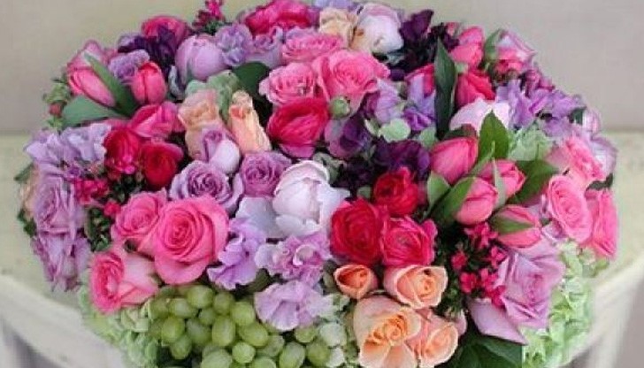 От край време се знае, че представителките на женския пол интуитивно четат езика на цветята От край време се знае, че представителките на женския пол интуитивно четат езика на цветята