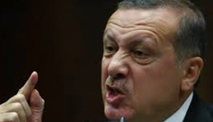 Страната е заложник на самонадеяните амбиции на своя президент Реджеп Тайип Ердоган