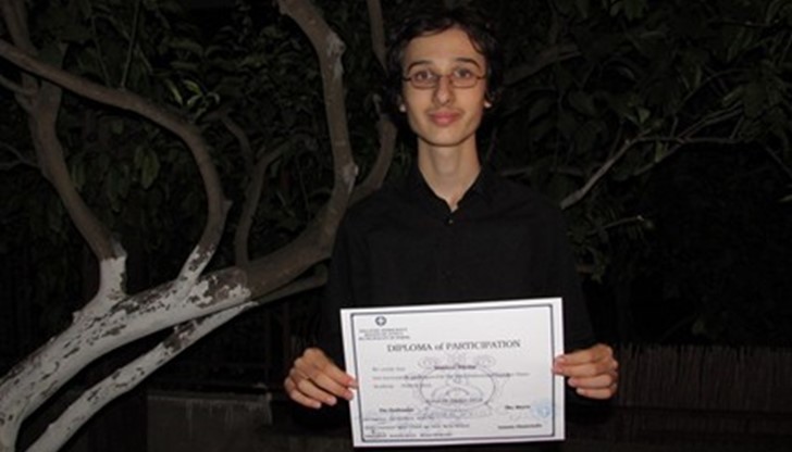 Николай Димитров очарова остров Порос с виртуозните си изпълнения. Снимки личен архив Николай Димитров очарова остров Порос с виртуозните си изпълнения. Снимки личен архив