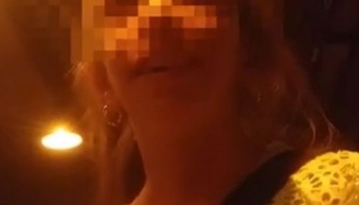 След като не успява да продаде букет, след известно време детето отново се връща и казва, че парите й трябват за болната й сестричка След като не успява да продаде букет, след известно време детето отново се връща и казва, че парите й трябват за болната й сестричка