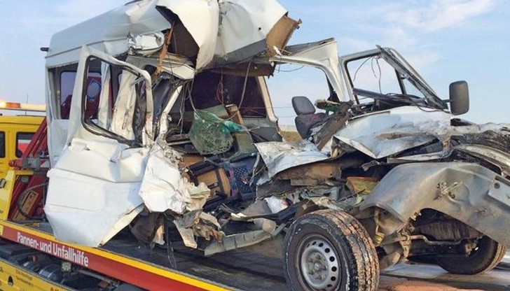 Маршрутките пътували по 50 часа и обикаляли цяла Германия, за да се напълнят Маршрутките пътували по 50 часа и обикаляли цяла Германия, за да се напълнят