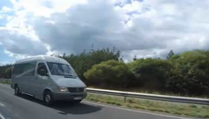Нелегален микробус транспортира българи до почти всяка точка на Европа