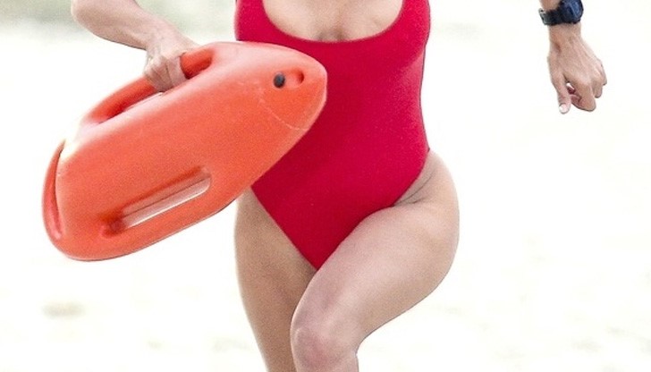 Девойката, която спаси момче от удавяне във Варна, става спасителка на плажа Девойката, която спаси момче от удавяне във Варна, става спасителка на плажа