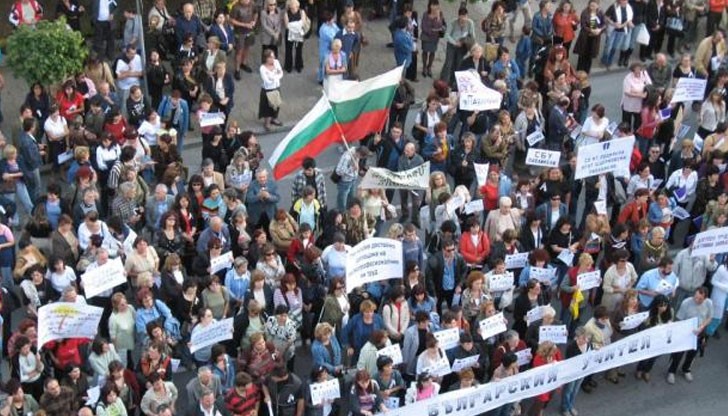 Пламен Димитров: Сериозно напрежение назрява през есента в много сектори на икономиката Пламен Димитров: Сериозно напрежение назрява през есента в много сектори на икономиката