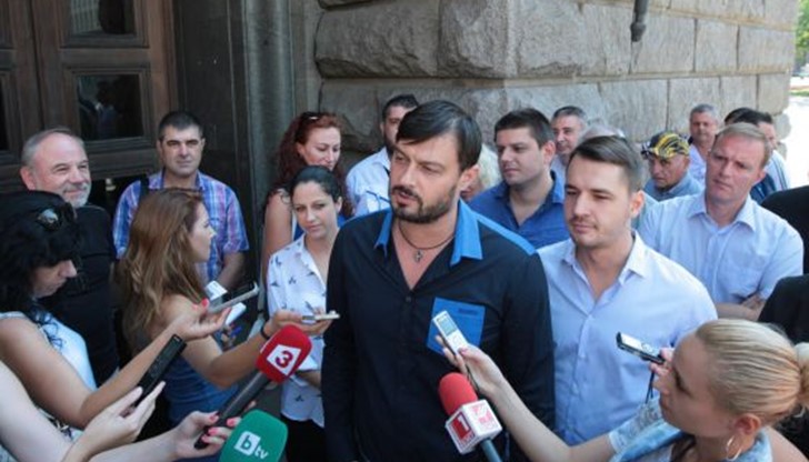 Бареков:  Борисов преди година работеше като депутат. В момента аз съм евродепутат