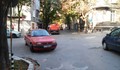 Нагло паркиране на Муткурова и Петко Каравелов