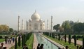 Японец почина след опит за селфи на Тадж Махал в Индия