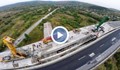 Демонтираха 114-тонна греда от виадукт на магистрала „Хемус”