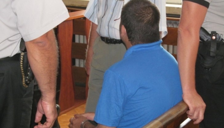 Прокуратурата поиска доживотен затвор за мъж, заклал жена си, той настоява да лежи не повече от 15 години Прокуратурата поиска доживотен затвор за мъж, заклал жена си, той настоява да лежи не повече от 15 години