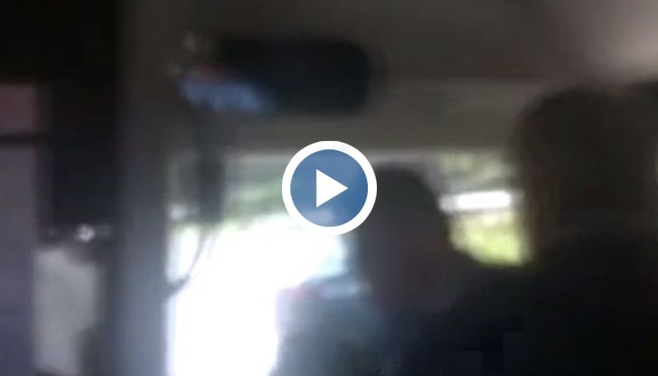 Бой между шофьори пред очите на десетки пътници в автобус 102 в София