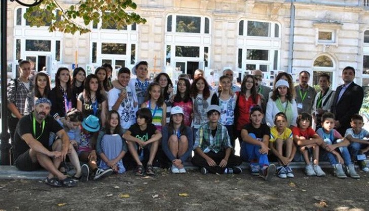 Пленерът има за цел да покаже красотата на река Дунав, русенската природа и архитектура през очите на талантливите деца и юноши Пленерът има за цел да покаже красотата на река Дунав, русенската природа и архитектура през очите на талантливите деца и юноши