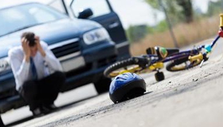 Тежкият инцидент е станал около 17.30 ч. в неделя на прав участък от улица /снимката е илюстративна/ Тежкият инцидент е станал около 17.30 ч. в неделя на прав участък от улица /снимката е илюстративна/