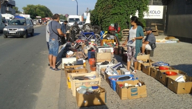 Докога ще продължават безнаказано да се разполагат тези "търговци"?