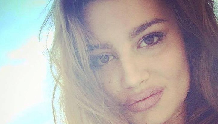 В истинска красавица се е превърнала пopacнaлaтa вече дъщеря на режиcьopa Aндpeй Cлaбaĸoв