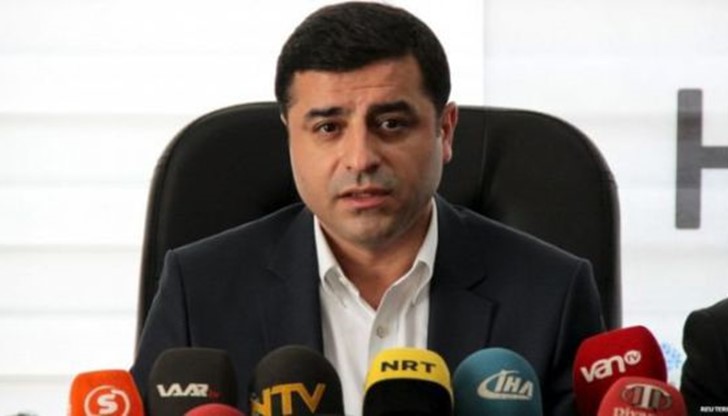 Изказването му дойде по повод нападението над няколко офиса на партията от страна на турски демонстранти