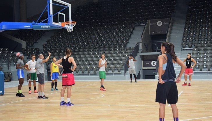 Георги Божков: Не сме свикнали да играем в толкова голяма зала, надавяме се, че момичетата ще се адаптират бързо