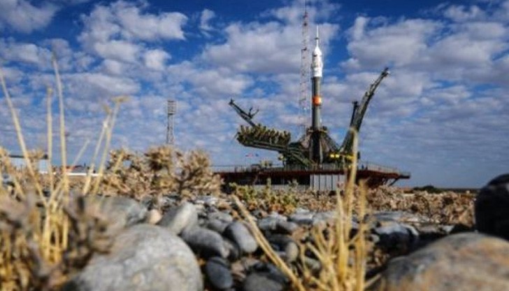 Стартът на "Байконур" е юбилеен за ракетите с марката "Союз" и затова на сталпела на космическата площадка ще бъде нанесена бяла звезда