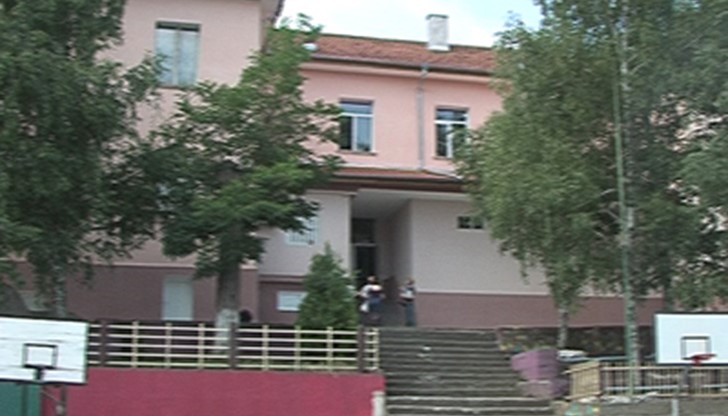 Министърът потвърди, че ще има увеличение на заплатите на учителите на средно със 70 лв.