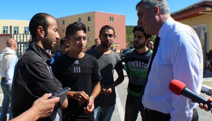 Има фирми които предоставят по 800 лева, с допълнителни ваучери за храна, осигурен транспорт, работно облекло...