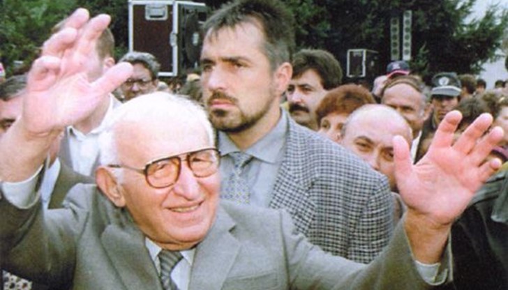 Не очаквах, че управляващата коалиция в България ще оцелее толкова дълго Не очаквах, че управляващата коалиция в България ще оцелее толкова дълго