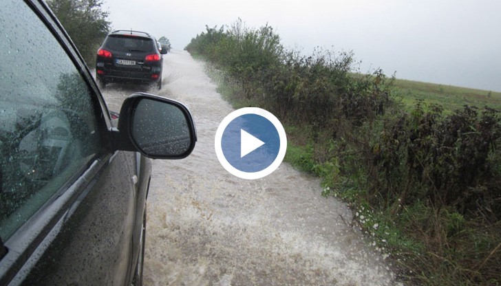 Поройният дъжд излял се над Шумен тази нощ предизвика много наводнения и нанесе значителни материални щети